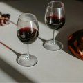 Syrah vs Cabernet Sauvignon: Ultimate Comparison of Aroma, Texture & Pairing Potential