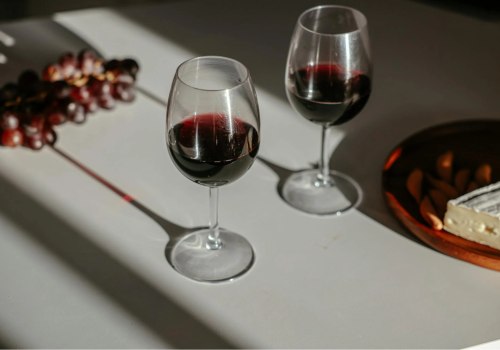 Syrah vs Cabernet Sauvignon: Ultimate Comparison of Aroma, Texture & Pairing Potential